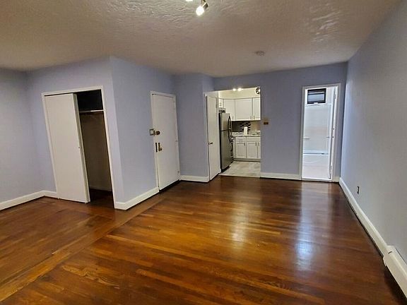 5th image of 2903 Broadway APT 2