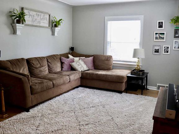 2nd image of 862 Aberdeen St NE