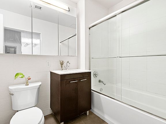 5th image of 544 Union Ave APT 3K