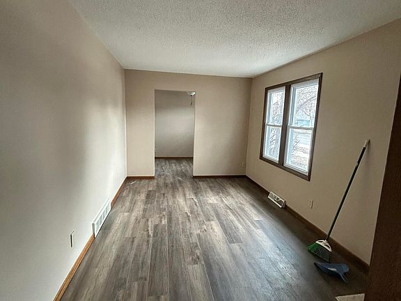 3rd image of 1016 E 1st Ave