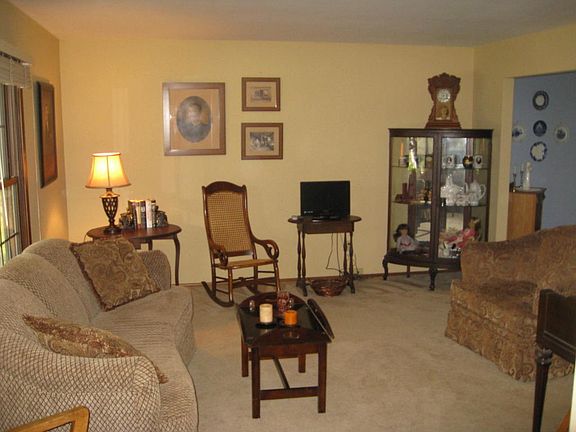 2nd image of 513 Mandan Dr
