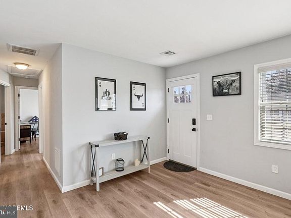 3rd image of 206 Cornelius St