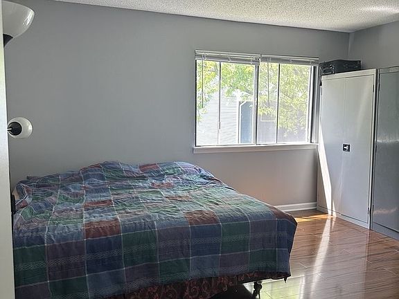 4th image of 4504 Whitney Dr Unit 4504