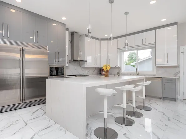 7306 106th St NW, Edmonton, AB T6E 4V8