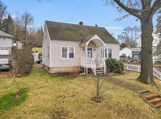 2976 State St, Hamden, CT 06517