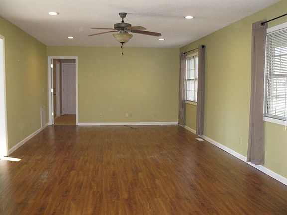 4th image of 168 Briarwood Dr