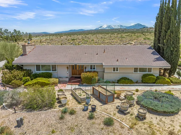 31950 Crystalaire Dr, Llano, CA 93544