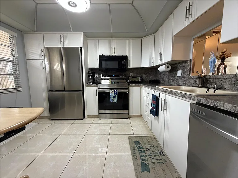 2304 Lucaya Ln #L4 — Photo 26