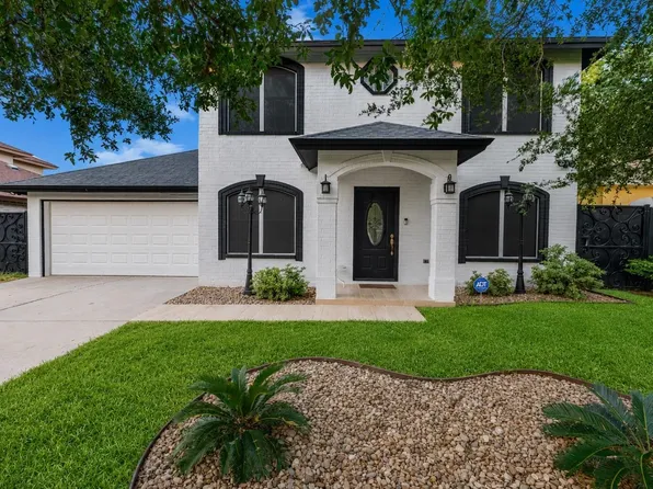 125 Sun Ray Loop, Laredo, TX 78041