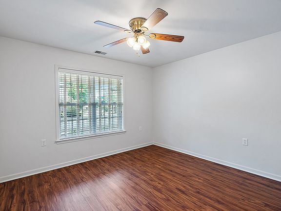 4th image of 87 Alton Park Ln
