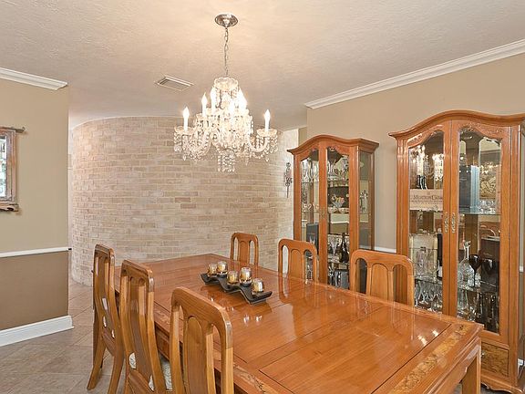 ADDITIONAL VIEW OF THE FORMAL DINING.