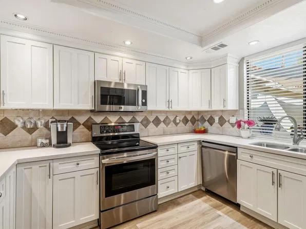 303 Villena Way, Palm Desert, CA 92260