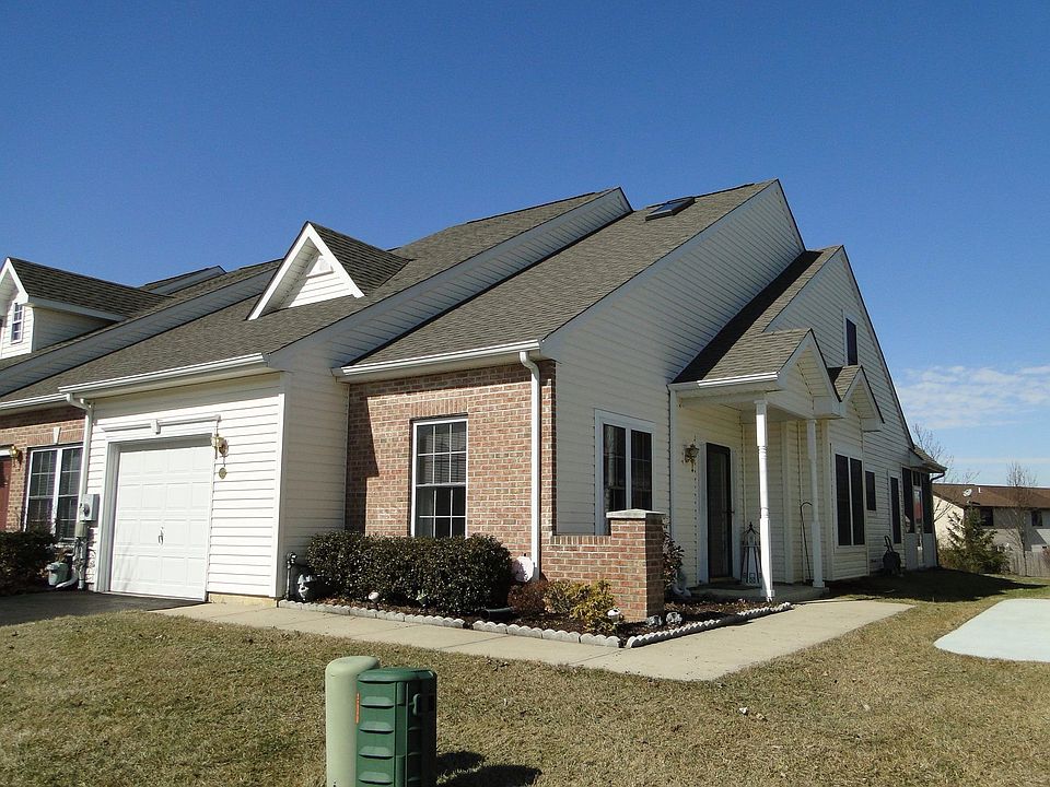 1st image of 422 Sweetman Dr