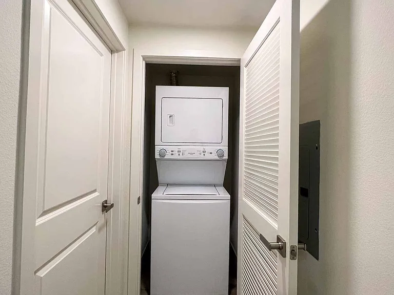 Ridgeway Apartments — Photo 16