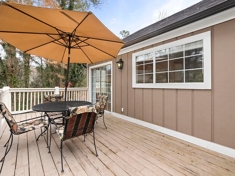 646 Woodcrest Manor Dr — Photo 15