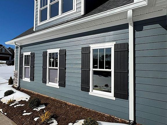 3rd image of 3635 46th Ave NE