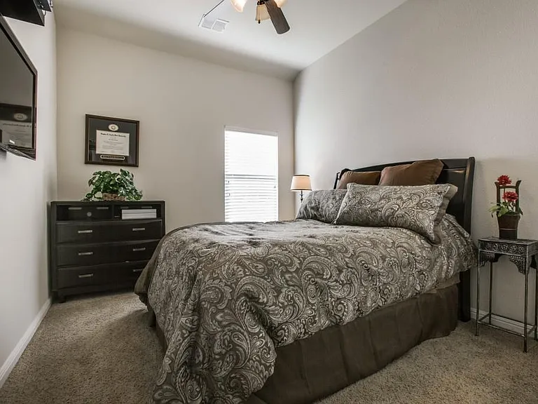 181 Hampton Dr — Photo 20