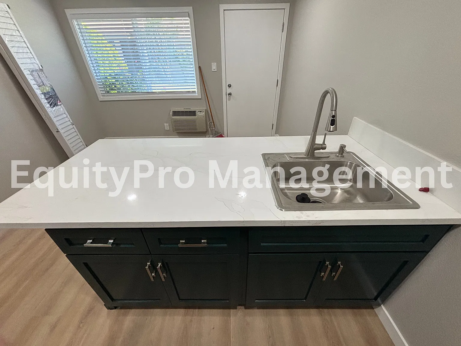 1 bed, 375 sqft, $1,600 — Photo 3