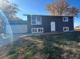913 Pilot Ave, Cherokee, IA 51012