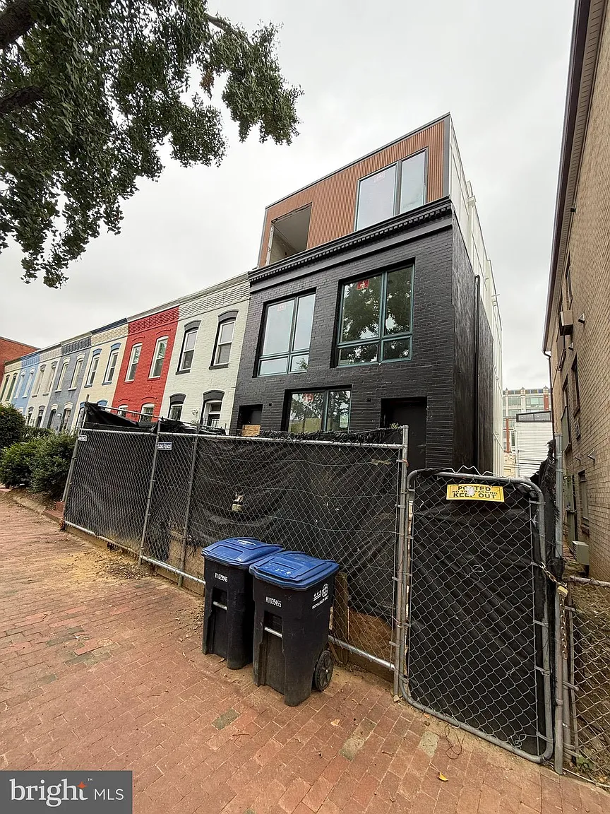 1534 Marion St NW photo 1