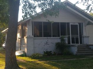 606 6th St, Monett, MO 65708