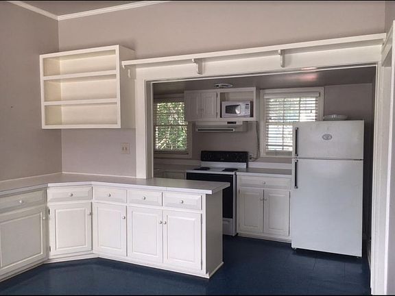 5th image of 319 Laurens St