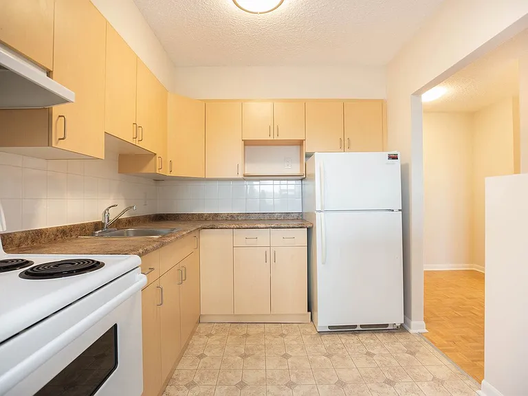 1155 Grant Ave — Photo 14