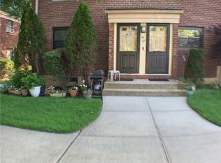 74-07 220th St FLOOR 2, Oakland Gardens, NY 11364