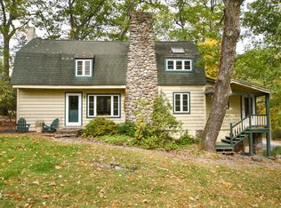 116 Rabbit Run Rd, Buck Hill Falls, PA 18323