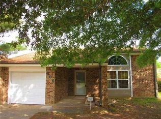 806 Rio Grande Ln, Bryan, TX 77801