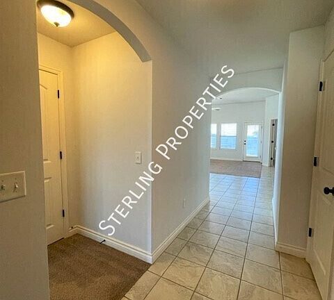 3rd image of 825 Barbaroot Dr