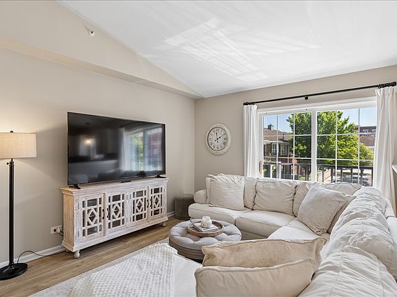 4th image of 1116 Kensington Dr #21-A1