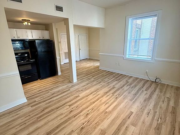 2nd image of 320 W Grace St APT 2-C