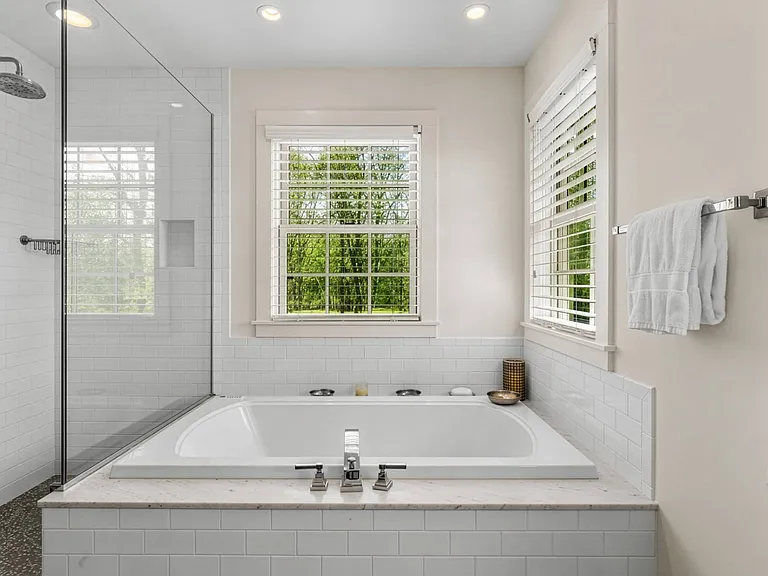 1280 Town Line Rd — Photo 19