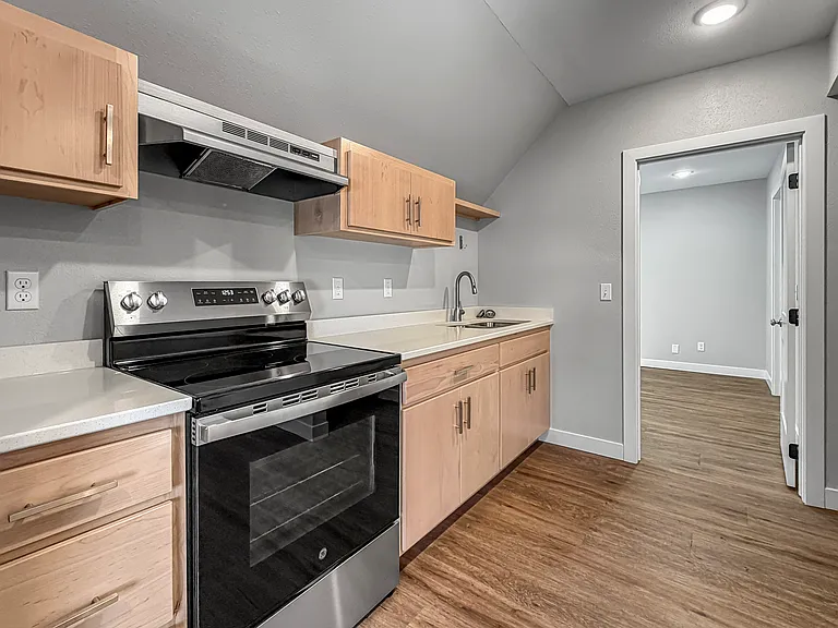 309 N 5th St #3 — Photo 6