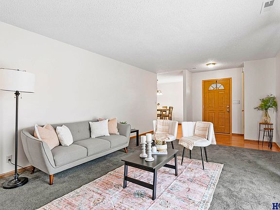 4th image of 3340 Neerpark Dr