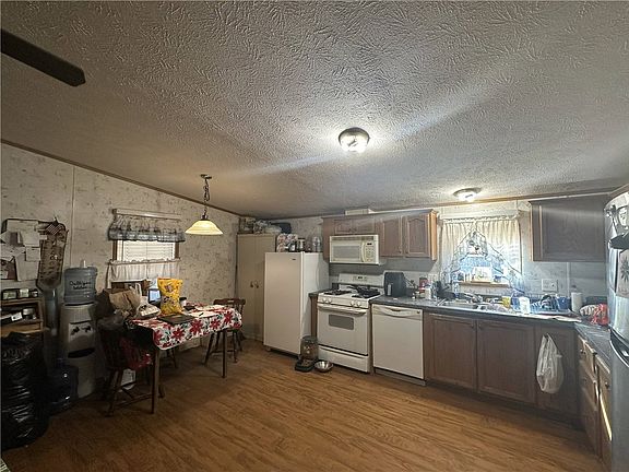 4th image of 293 Garretts Run Rd