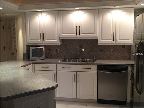 4th image of 400 E Colonial Dr APT 109