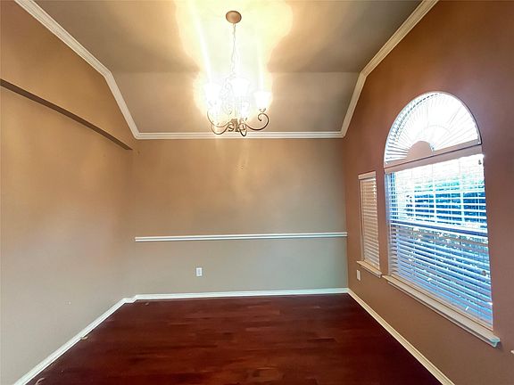4th image of 6424 Barstow Ln