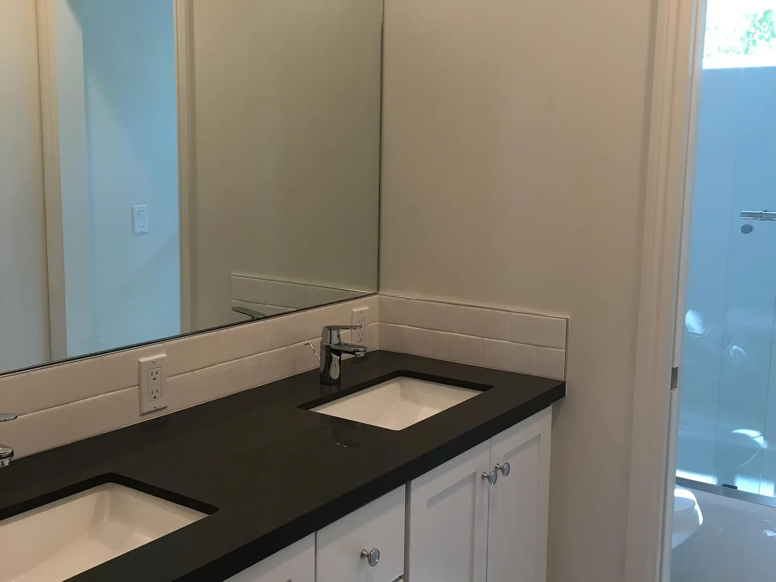 857 Poplar St — Photo 2