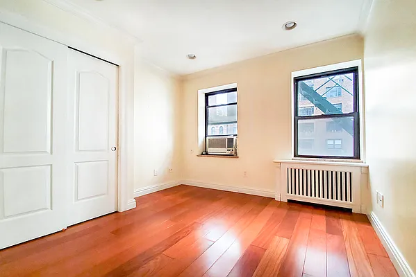 Rented by Warburg | media 18