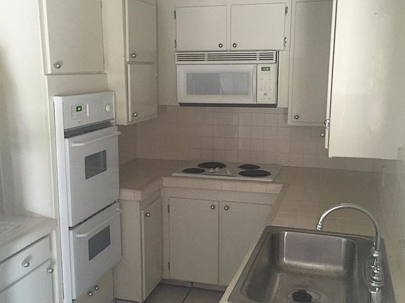 5th image of 8354 Winnetka Ave