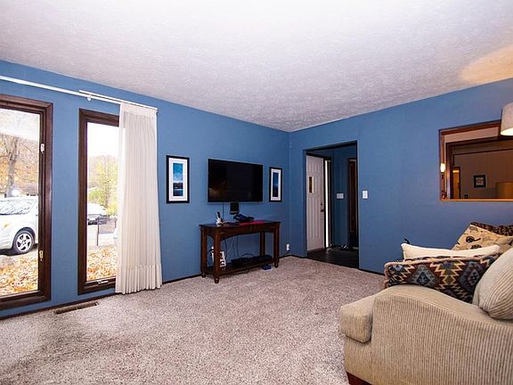 3rd image of 5640 White Oak Way