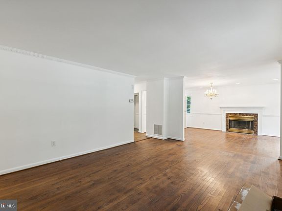 4th image of 5817 Brookview Dr