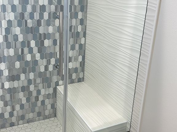 5th image of 3868 S Cloverdale Ave