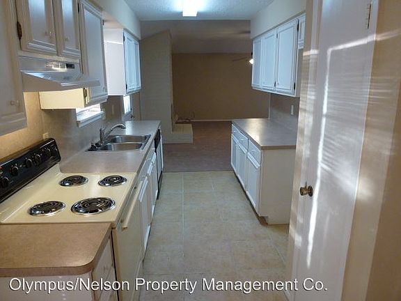 4th image of 5002 Appleblossom Ln