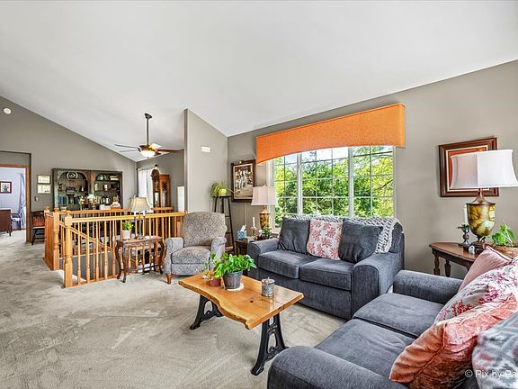 4th image of 26 New Haven Dr