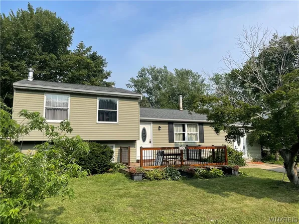 7125 Brandywine Dr, Derby, NY 14047