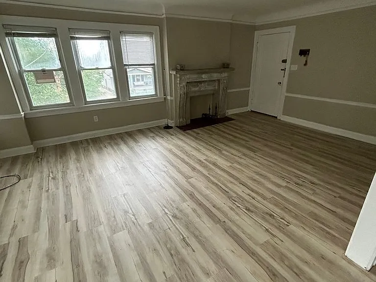 2299 Ogontz Ave — Photo 2