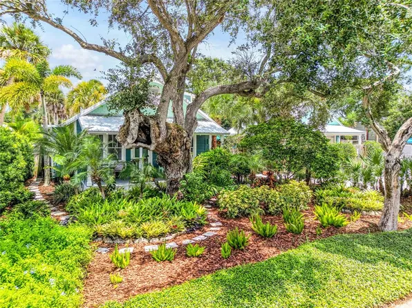 404 Oakwood AVENUE, NEW SMYRNA BEACH, FL 32169